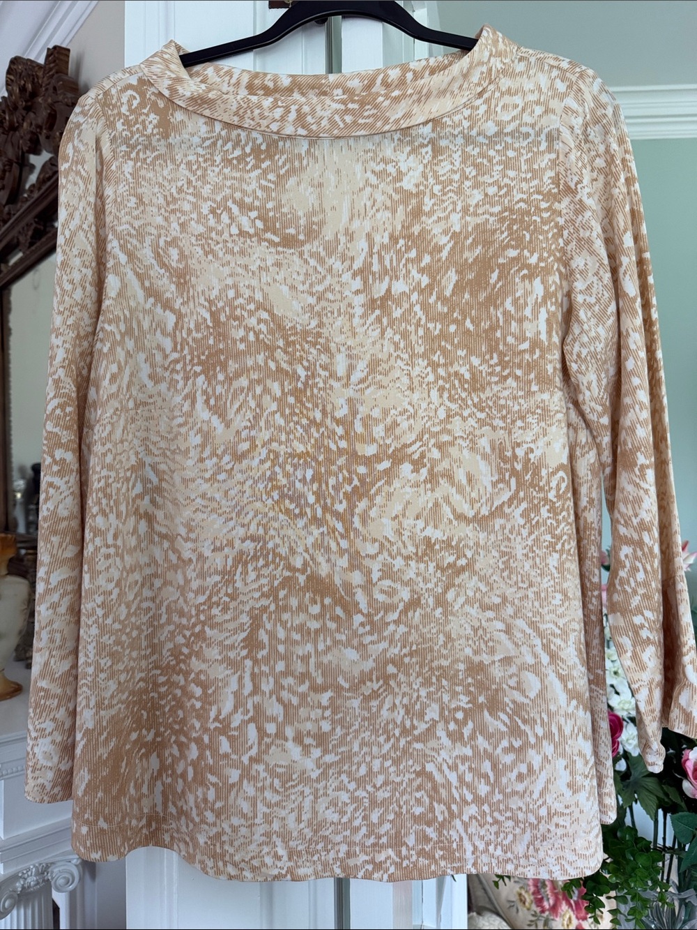 Soft Surroundings Beige and Cream Abstract 3/4 sleeve Top, size Small